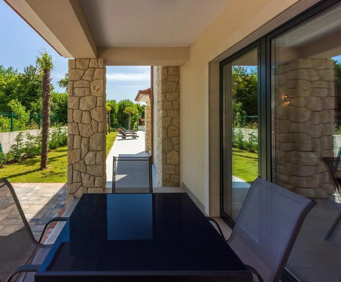 Villa Palma With Heated Private Pool Podhum
